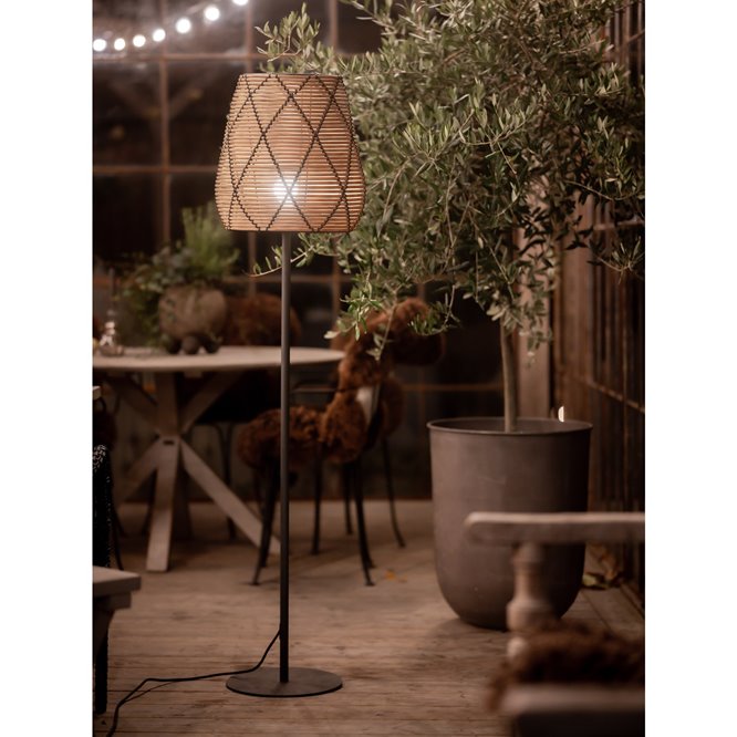 Zewnętrzna lampa stojąca boho z abażurem Lollo na taras